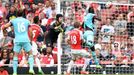 PL, Arsenal-West Ham:Petr Čech - Cheikhou Kouyate; gól na 0:1 (hi-res)