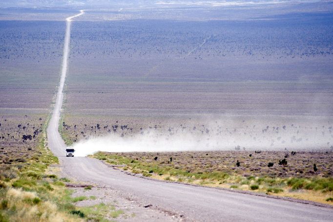 Oblast 51 je tajná vojenská základna v Nevadě, USA. Slouží k testování pokročilých letadel a je předmětem mnoha konspiračních teorií o UFO.