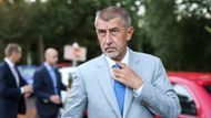 Andrej Babiš přijel na místo bývalého romského koncentračního tábora v Letech u Písku uhladit své ostré výroky. "Byl to pracovní tábor. Kdo nepracoval, šup a byl tam," řekl minulý týden.