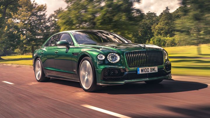 Bentley mění strategii. Místo legendárních dvanáctiválců bude vyrábět jen elektroauta