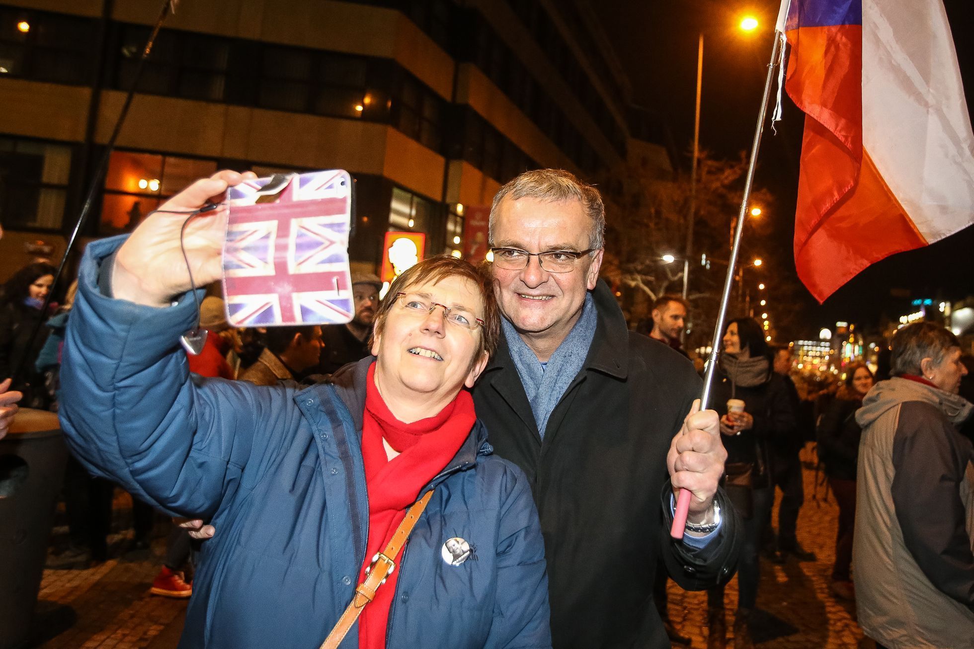 Oslava inaugurace Zemana a demonstrace za svobodná média na Václavském náměstí, Praha, 15.3.2018
