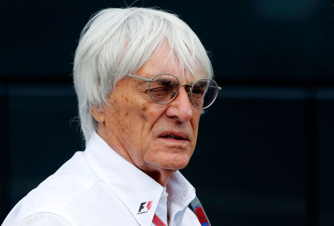 Šéf F1 Bernie Ecclestone během kvalifikace Velké ceny Belgie 2012.