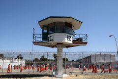 Kalifornie omezí trest doživotního vězení pro mladistvé