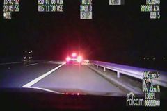 Video: Policisté dopadli muže, který jel na dálnici 250 km/h