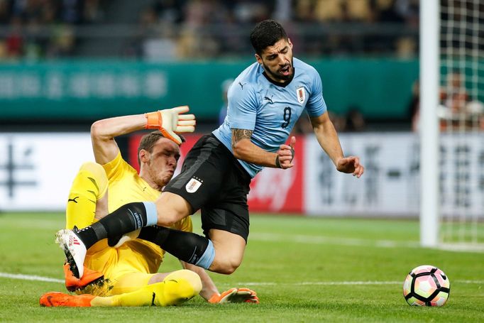 China Cup, Česko-Uruguay: Jiří Pavlenka - Luis Suárez