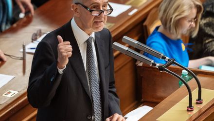 Poslanci se pustili do Babiše. Kalousek řekl, že Vít Bárta byl férovější chlap