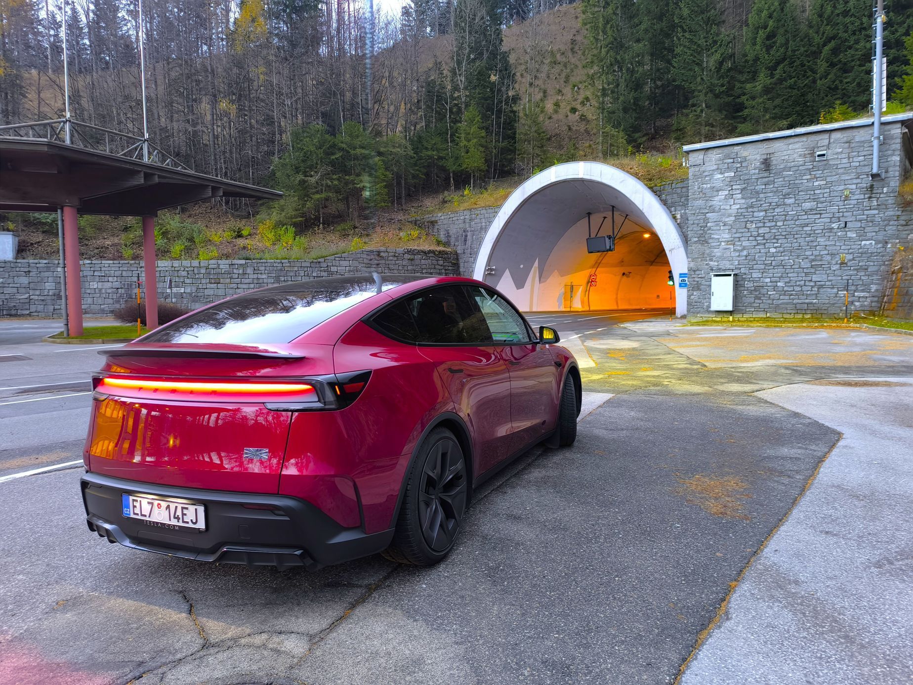 Tesla Model Y Performance Chorvatsko 2025