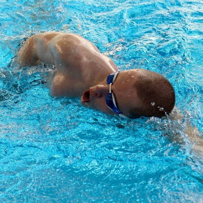 Ivan Nestával má na svém kontě třetí místo z mistrovství republiky v disciplíně 50 metrů znak, tedy v závodě, kde získal Petráček paralympijské zlato.