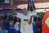 Fotbal je v Brazílii opravdu nábožestvím. I tato fotografie je toho důkazem.