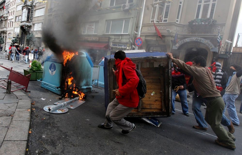 Výroční zasedání Mezinárodního měnového fondu (MMF) a Světové banky v Istanbulu - protesty