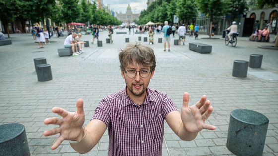 Stromy neřeší vše, musíme dělat neoblíbené změny. Vědec popsal, proč je v Praze vedro