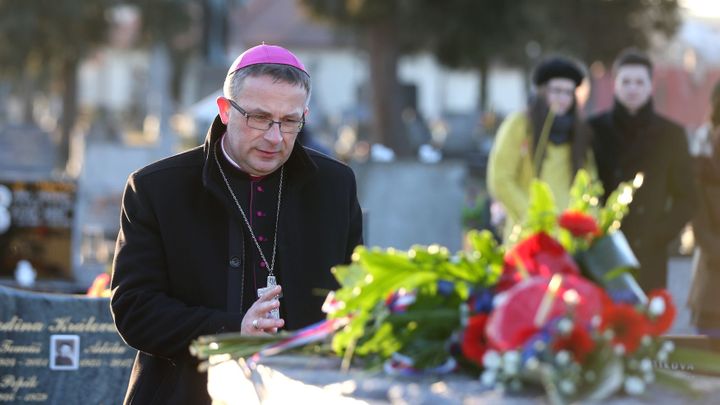 Velikonoce bez lidí nepamatují generace. Virtuálně je přenést nelze, říká kněz