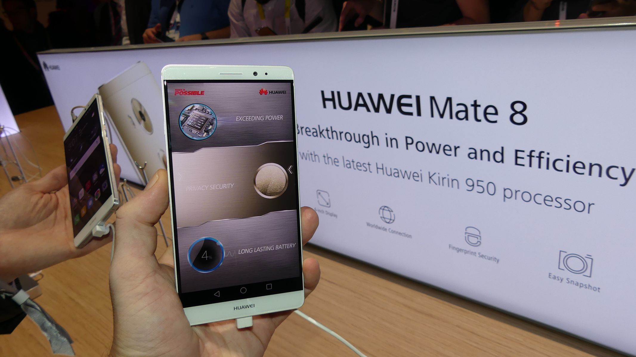 CES 2016: Huawei Mate 8