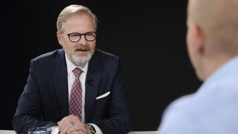 "Putin zavolá Babišovi..." Zase tu budou tanky, když se nebudeme bránit, říká Fiala