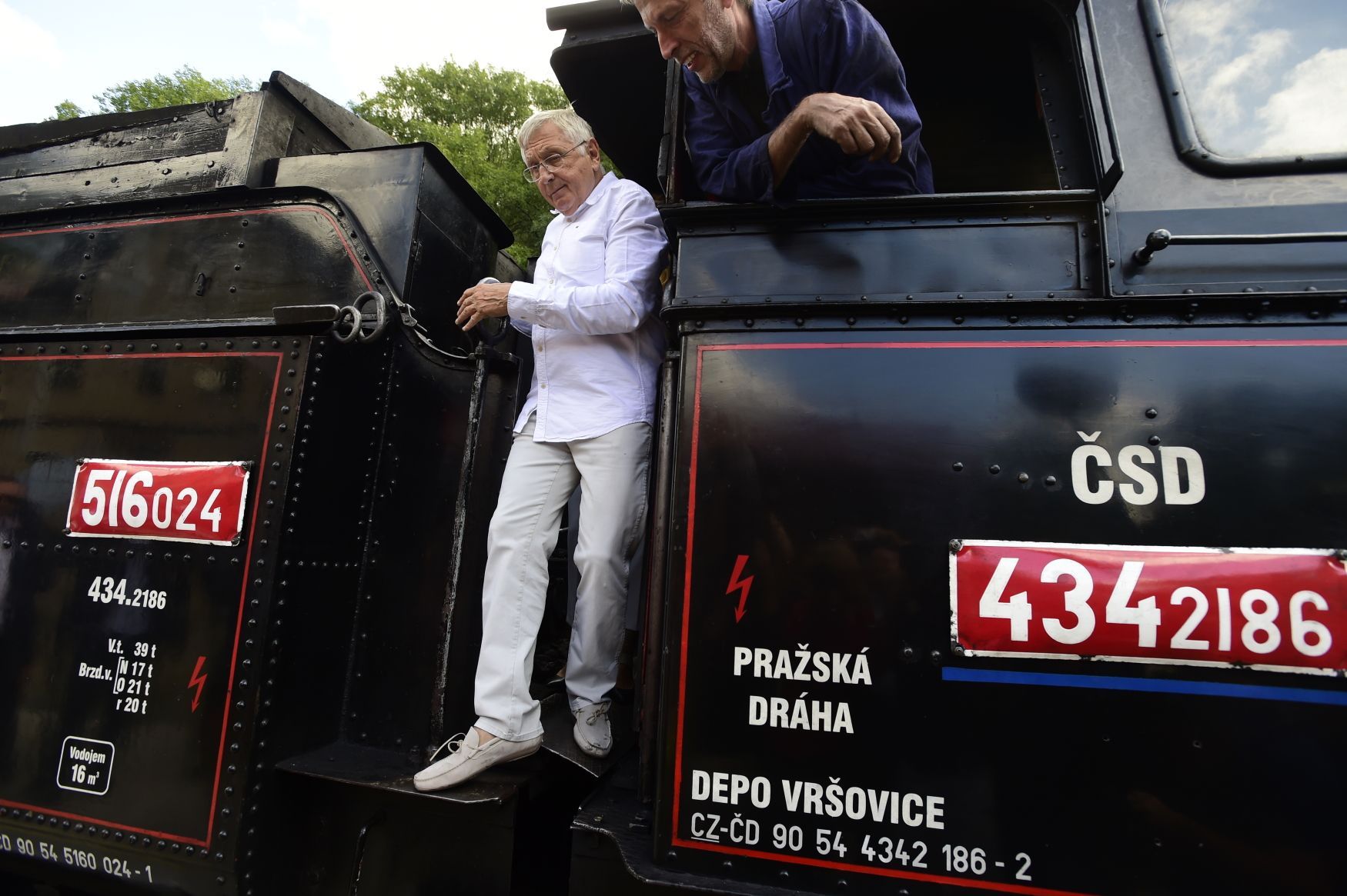 50 let filmu Ostře sledované vlaky - nádraží v Loděnici