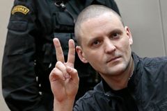 Ruský opozičník Udalcov opustil po čtyřech letech vězení. Za mřížemi byl kvůli pořádání demonstrací