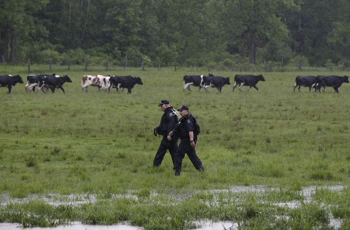 Hon na uprchlé vězně z New Yorku pokračuje, smyčka se utahuje