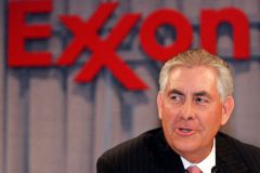 Budoucí šéf diplomacie USA Tillerson ukončil vazby s Exxonem