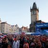 Čeští fanoušci na staroměstském náměstí v Praze během utkání Česko - Portugalsko ve čtvrtfinále Eura 2012.