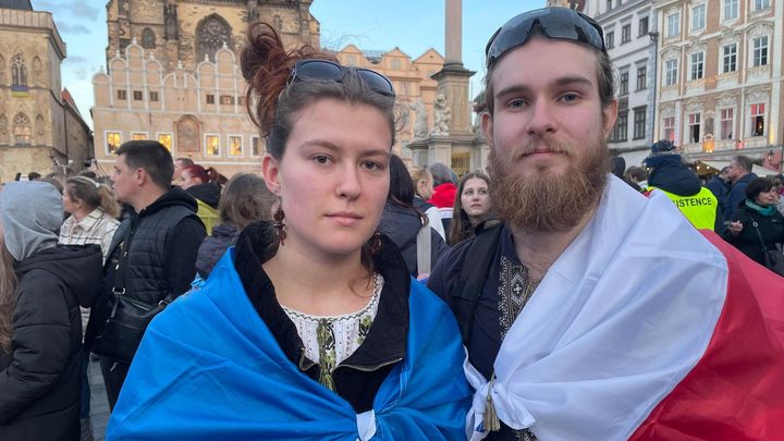 Ukrajinci bojují i za nás. V Praze se v sobotu sešly tisíce lidí na podporu Kyjeva