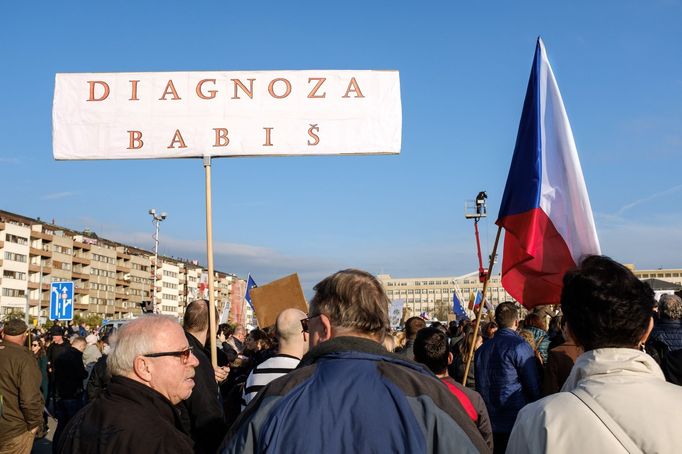 Lidé z Letné (demonstrace 16. listopadu 2019)