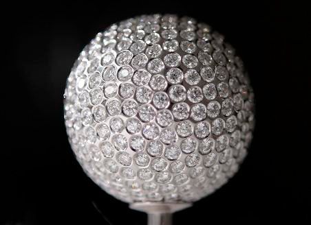 Speciální míček z diamantů
