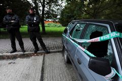 Přestřelka v centru Teplic, řidič pálil z brokovnice