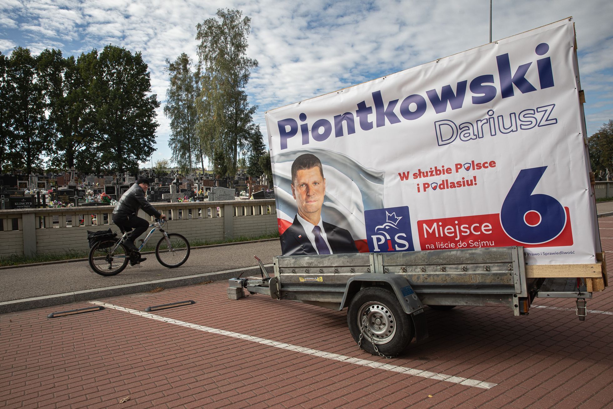 Polsko volby, poláci, billboard, reklama, plakát, Třetí cesta, právo a spravedlnost (PiS), Občanská platforma (PO), Polská lidová strana (PSL)