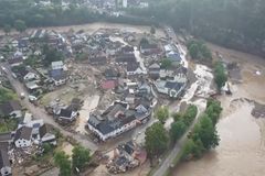 Symbol katastrofálních záplav v Německu. Záběry z výšky odhalily zkázu celé vesnice