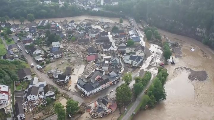 Symbol katastrofálních záplav v Německu. Záběry z výšky odhalily zkázu celé vesnice; Zdroj foto: Asociated Press
