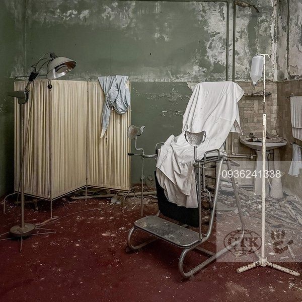 Hororové snímky z dvacet let opuštěné nemocnice