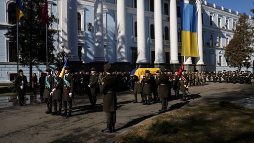 Pohřeb ukrajinského vojáka Antona Sydorova, který byl zabit proruskými separatisty.