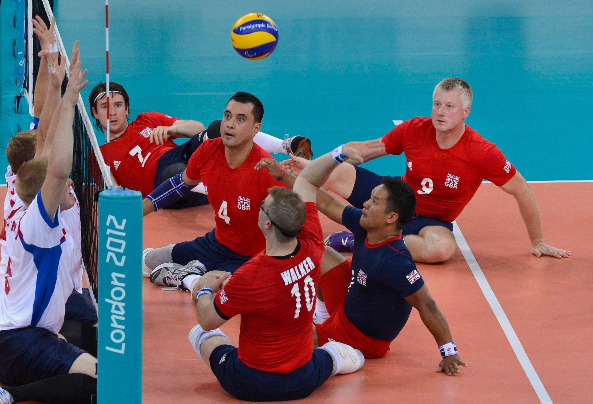 Paralympionici bojují o první medaile