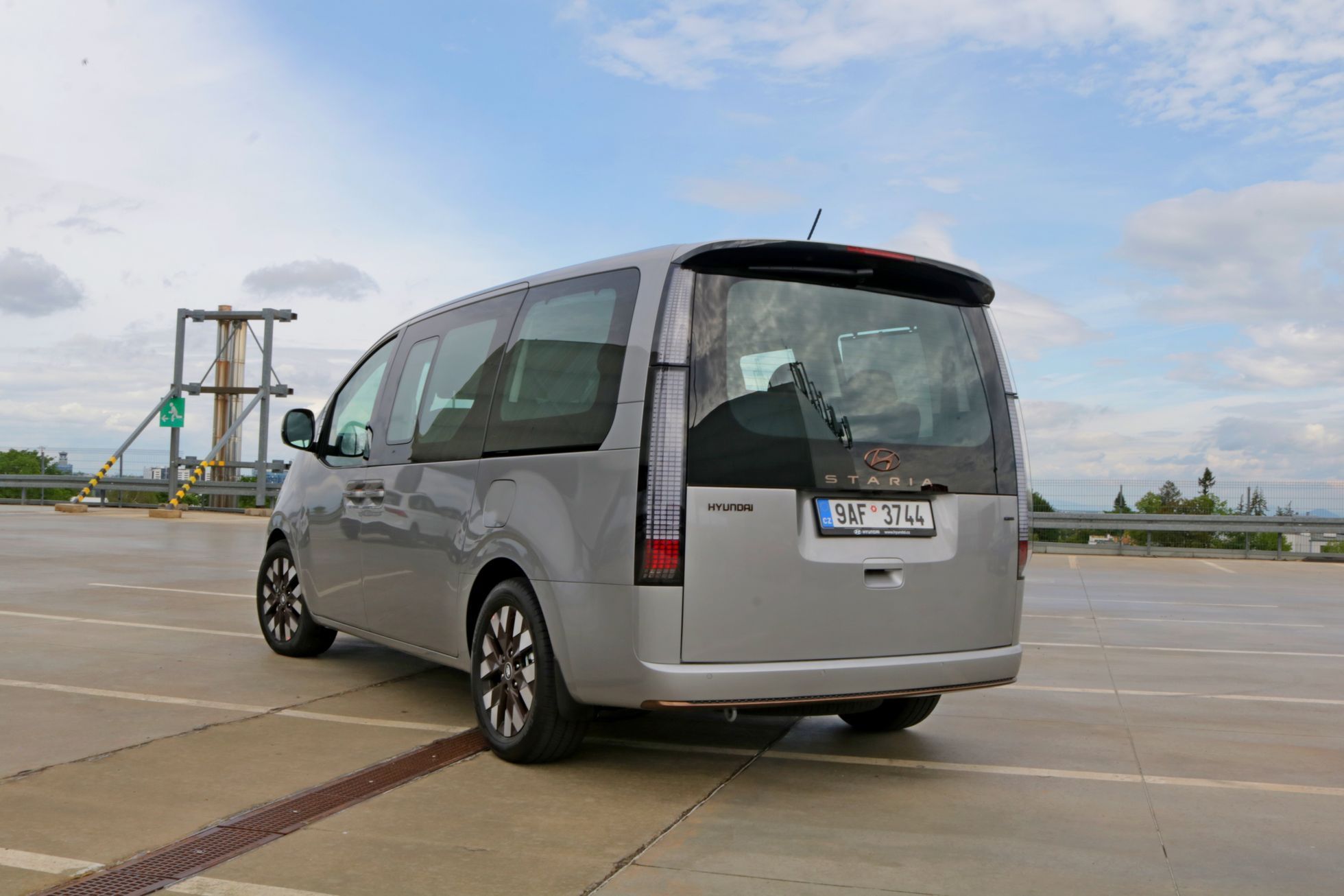 Hyundai Staria