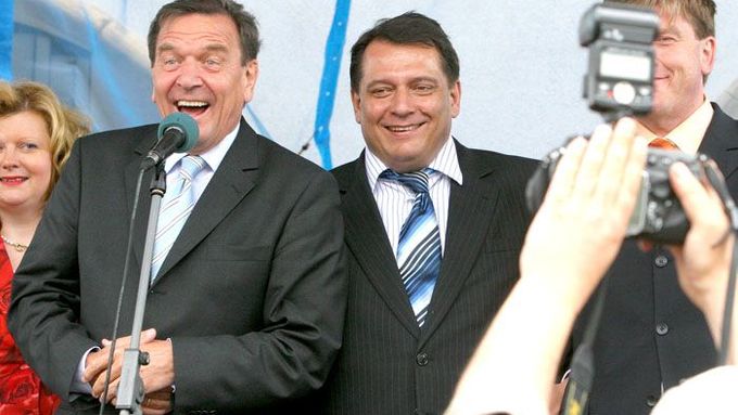 Gerhard Schröder s Jiřím Paroubkem.