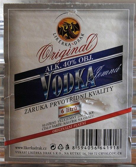 Etikety lahví, ve kterých byl nalezen závadný alkohol - možné padělky