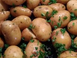 Nové pečené brambory