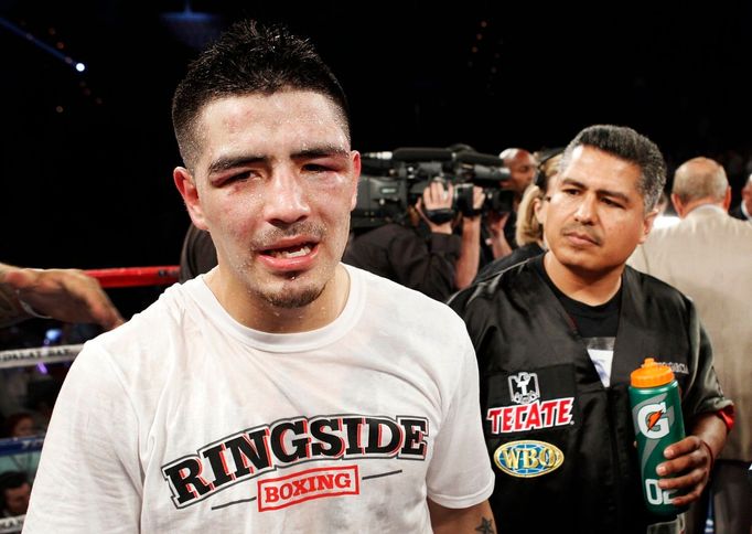 Box, Mike Alvarado -  Brandon Rios: Brandon Rios (vlevo)