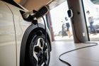 Češi nemají zájem o elektromobily. Bojí se krátkého dojezdu a vyšší ceny
