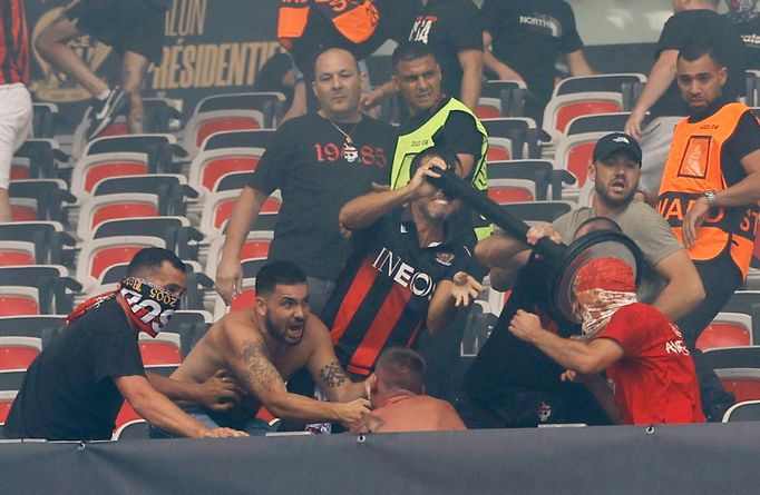 Soccer Football - Europa Conference League - Group D - OGC Nice v Cologne - Allianz Riviera, Nice, France - September 8, 2022 Fans clash before the match REUTERS/Eric Gai