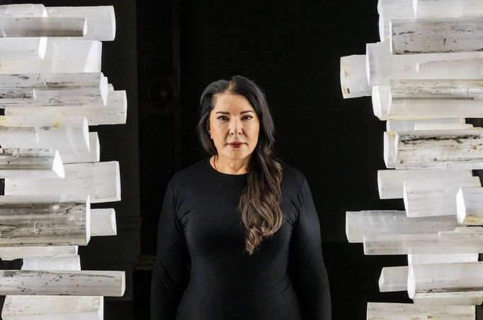 Marina Abramović při představení své londýnské výstavy.