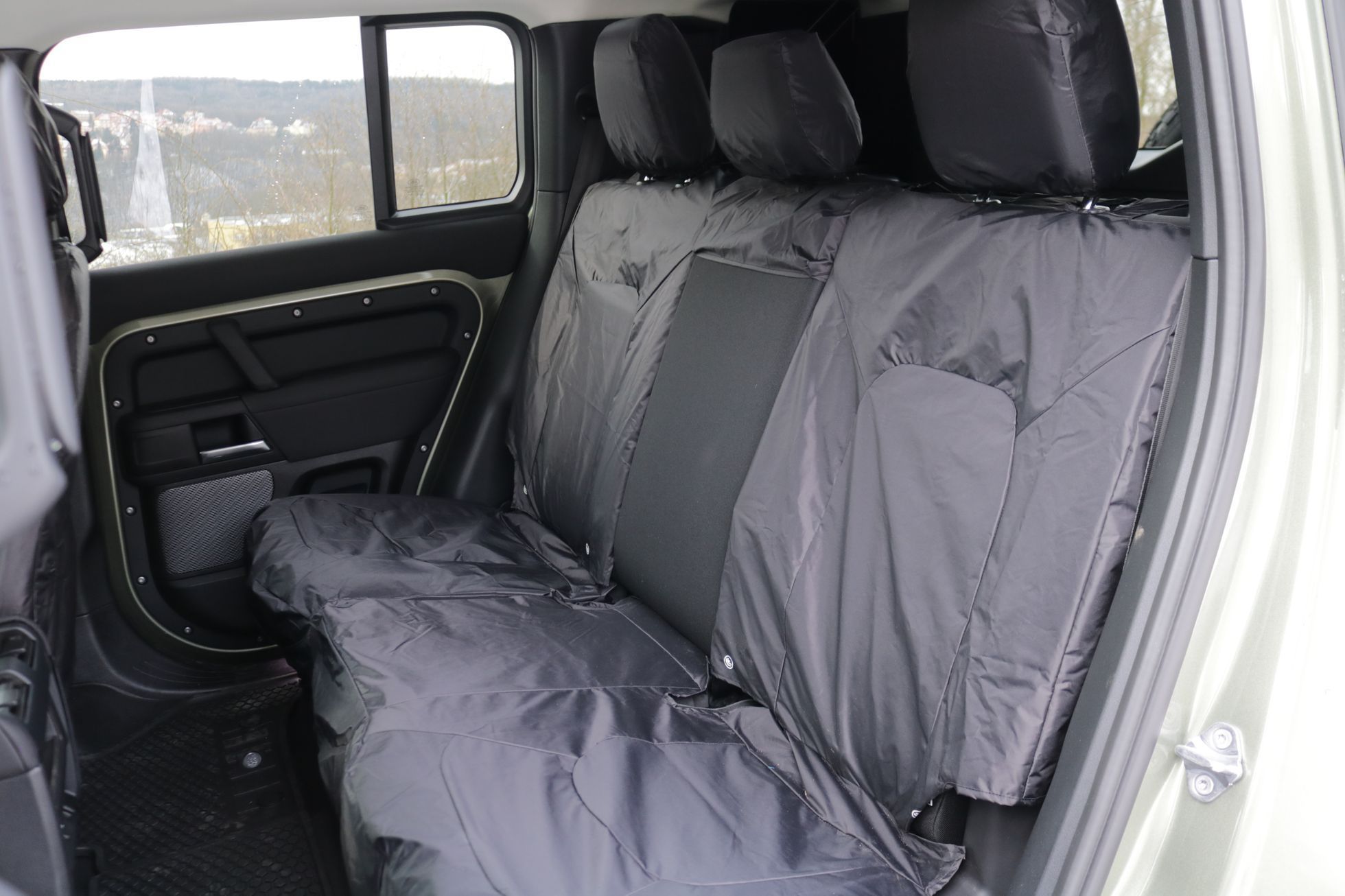 Land Rover Defender policejní demo verze