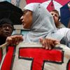 New York - mešita - demonstrace "pro" i "proti"