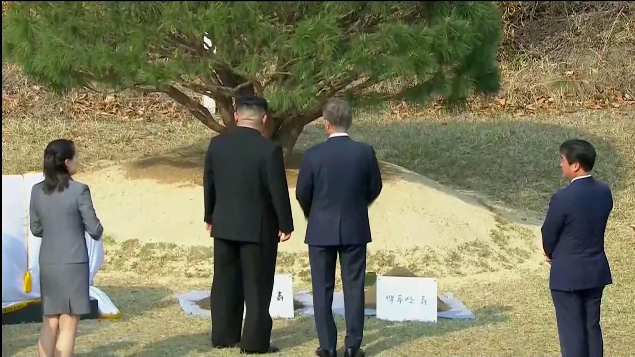 Historické setkání Kim Čong-una a Mun Če-ina ve vesnici Pchanmundžom