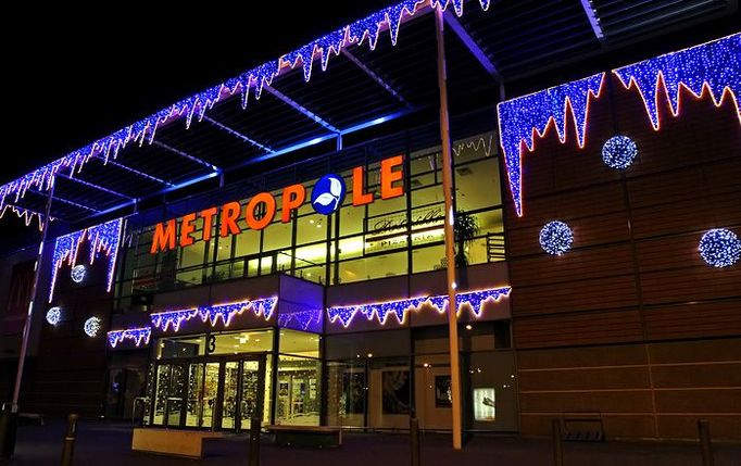 Vánoční výzdoba obchodního centra Metropole Zličín (Praha).