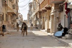 Islamisté zaskočili Asada a ovládli většinu syrské Palmýry. Rusové je vytlačili pomocí náletů