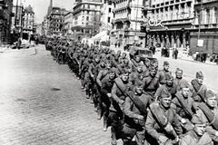 Rudá armáda dobývala Vídeň dva týdny. Rakousko pak vyšlo z války jako Hitlerova oběť