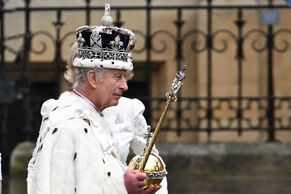 Obrazem: Bůh ochraňuj krále Karla. Británie po 70 letech korunovala nového panovníka