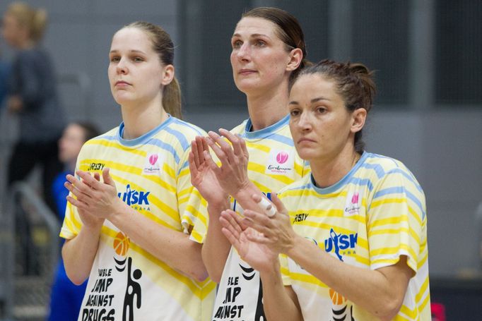 Euroliga, USK-Jekatěrinburg: Laia Palauová,Ilona Burgrová a Alena Hanušová