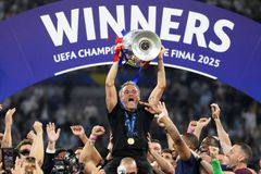 "V PSG změnil úplně všechno." Enrique sklízí obdiv, veřejnost dojal tričkem